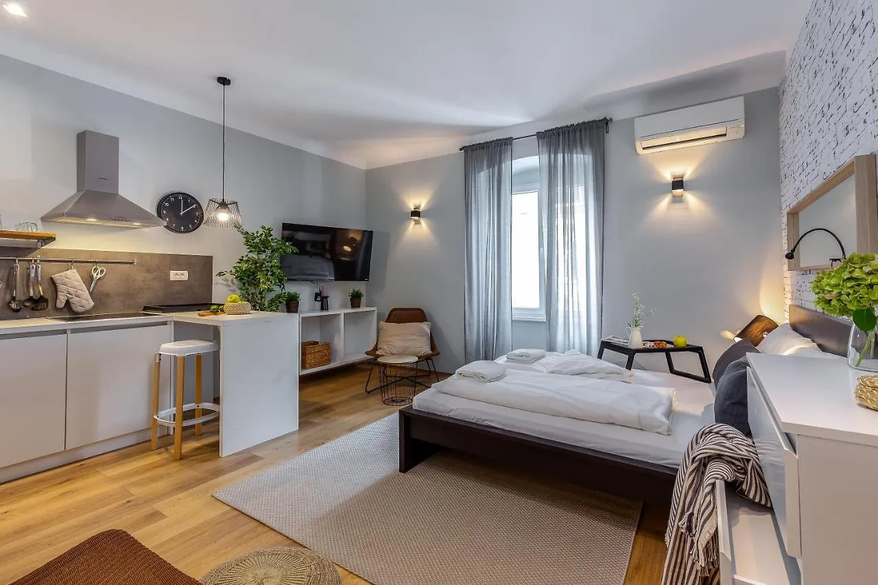 Apartment Adria Square Studios Rijeka