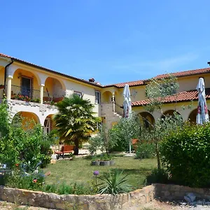 https://apartments-sabine.in-istria.net