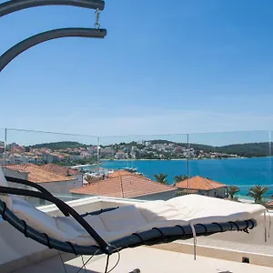 https://apartments-soho.hotels-in-trogir.com