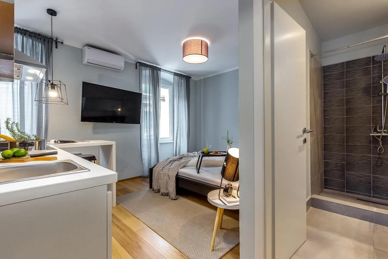 Apartment Adria Square Studios Rijeka Croatia