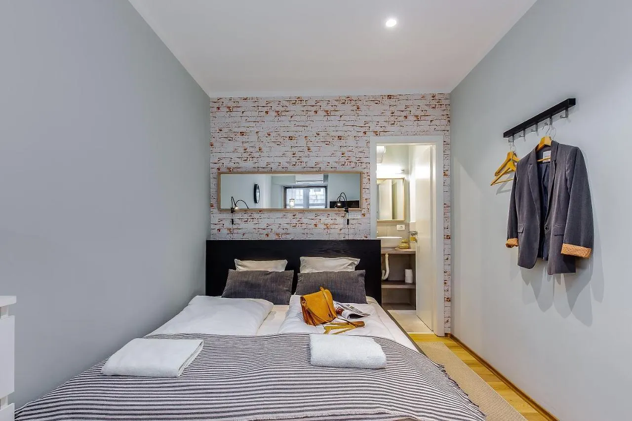 Adria Square Studios Rijeka Apartment
